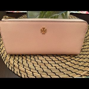 NWT Tory Burch pink wallet